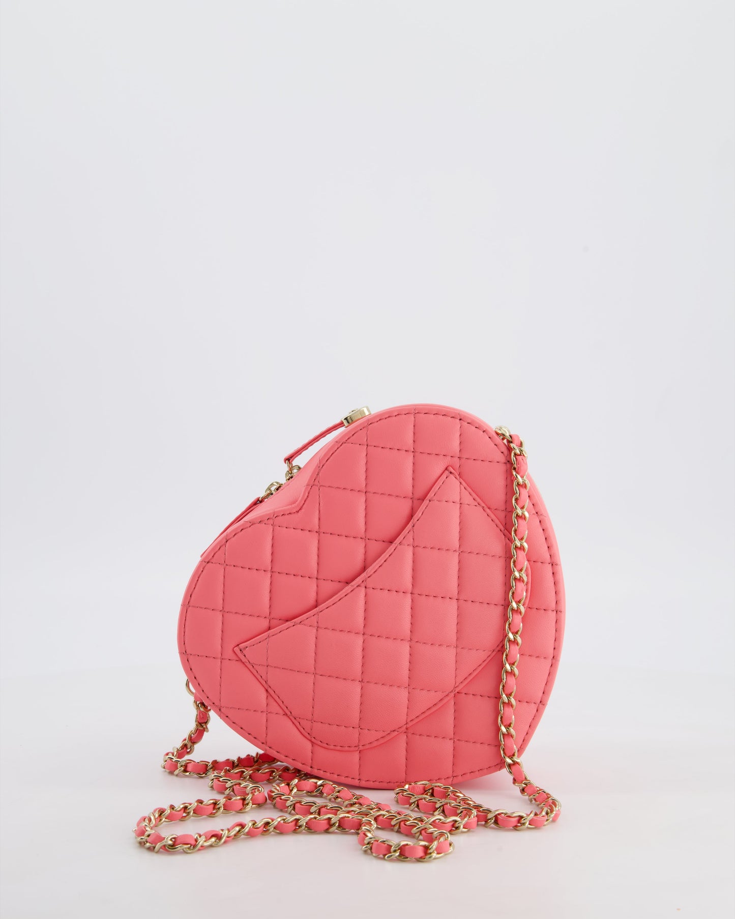 *RARE* Chanel 22C Pink Heart Crossbody bag in Lambskin Leather with Champagne Gold Hardware