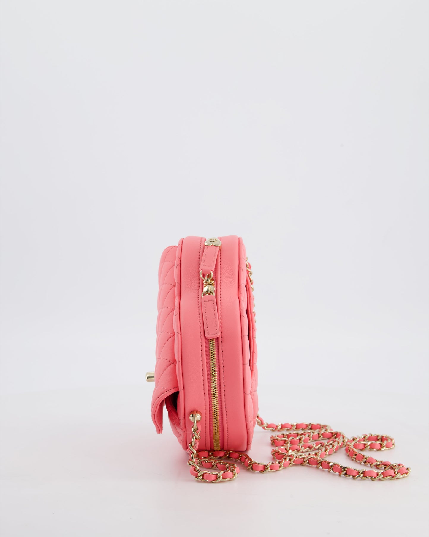 *RARE* Chanel 22C Pink Heart Crossbody bag in Lambskin Leather with Champagne Gold Hardware