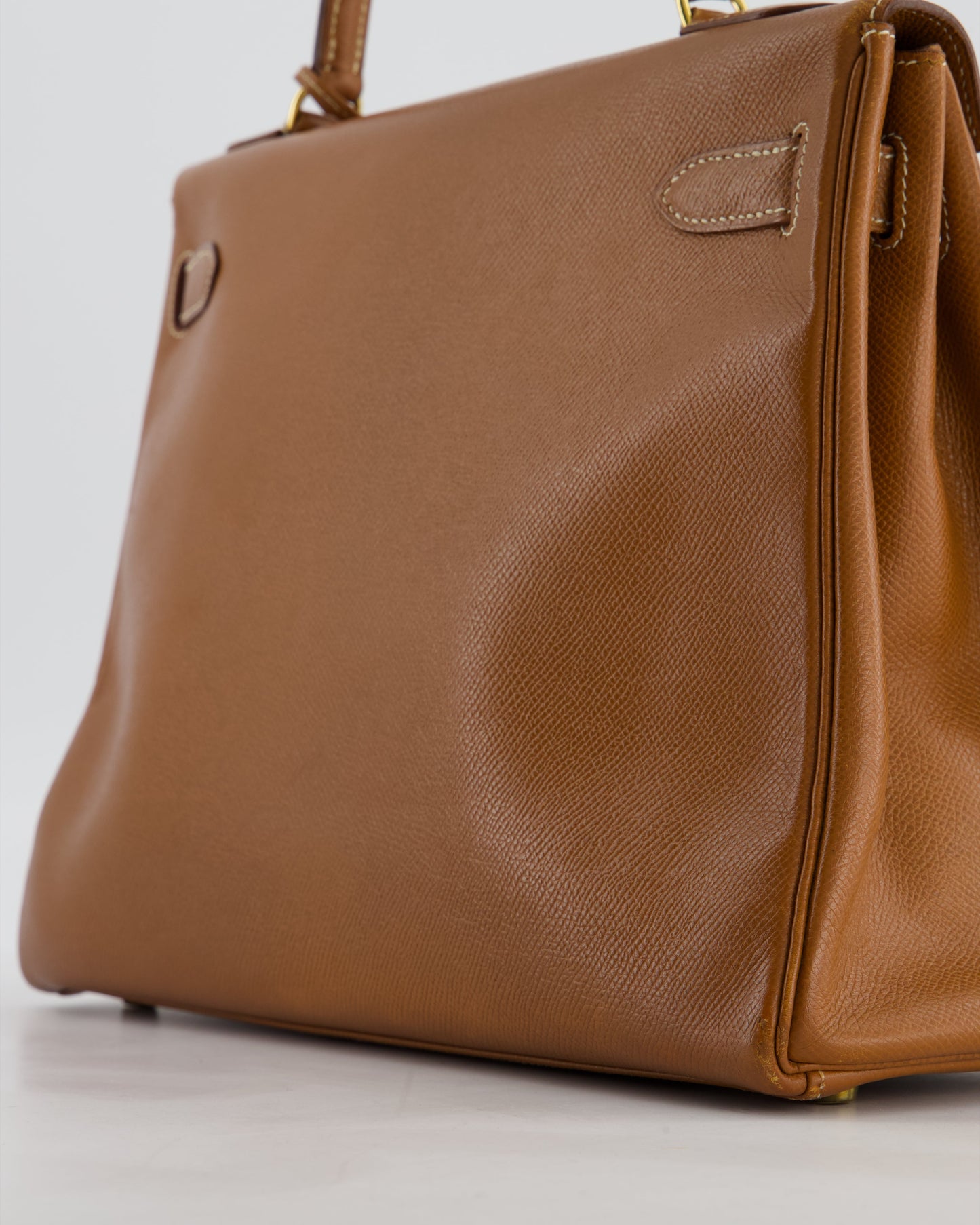 Herm�s   Kelly 32 Bag in Gold Courchevel Leather with Gold Hardware
