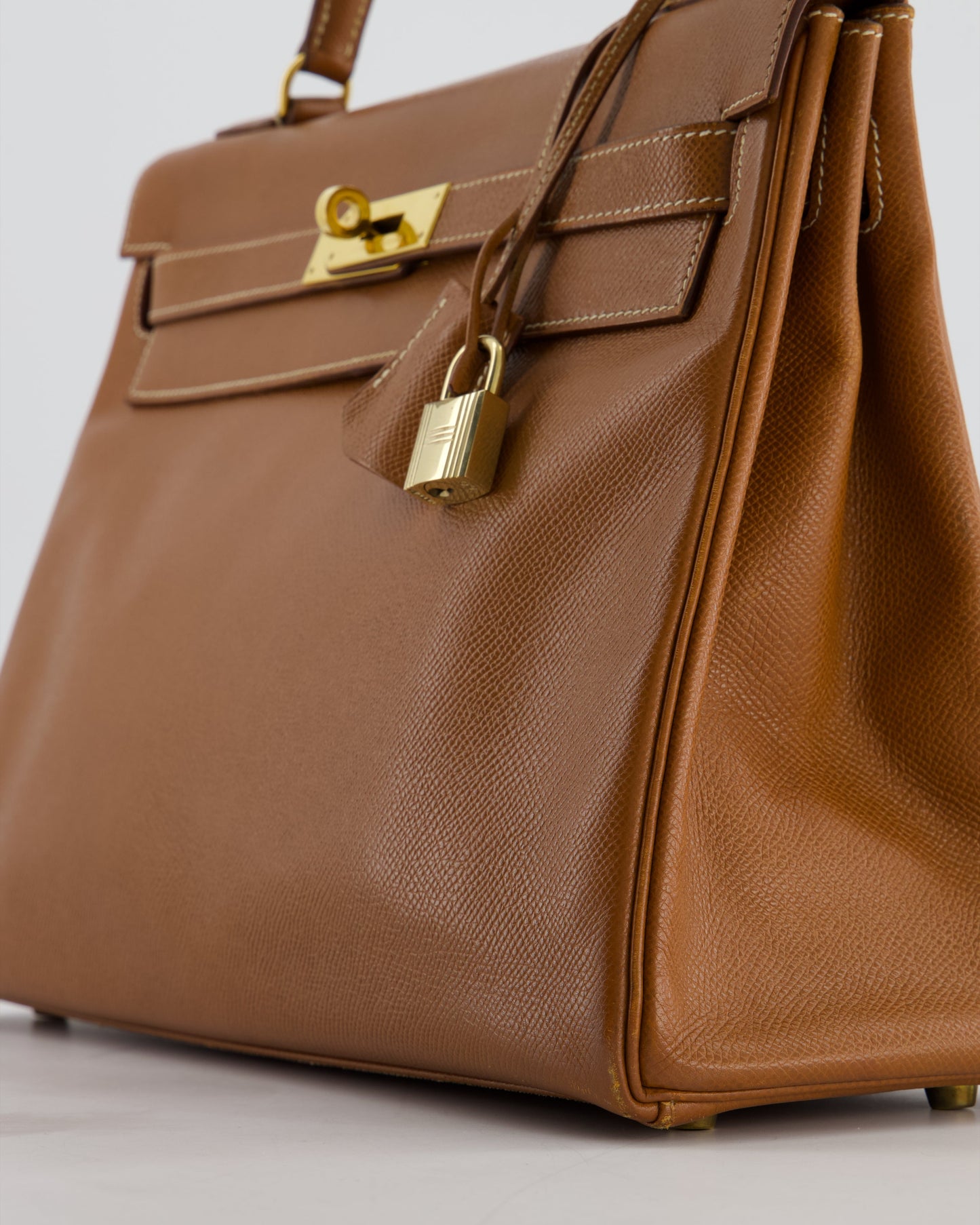 Herm�s   Kelly 32 Bag in Gold Courchevel Leather with Gold Hardware