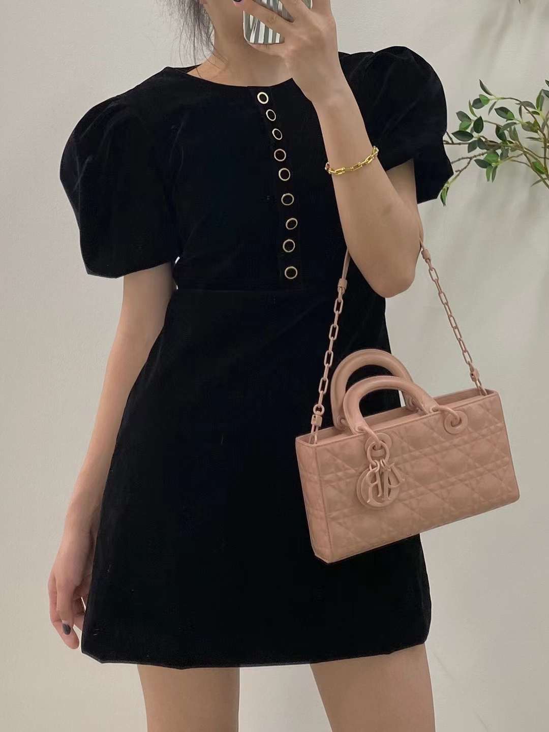 DIOR