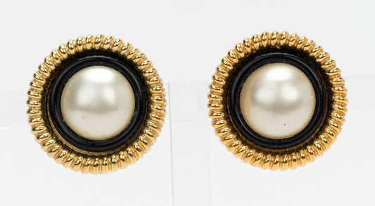Chanel 70s   Pearl Clip Earrings
