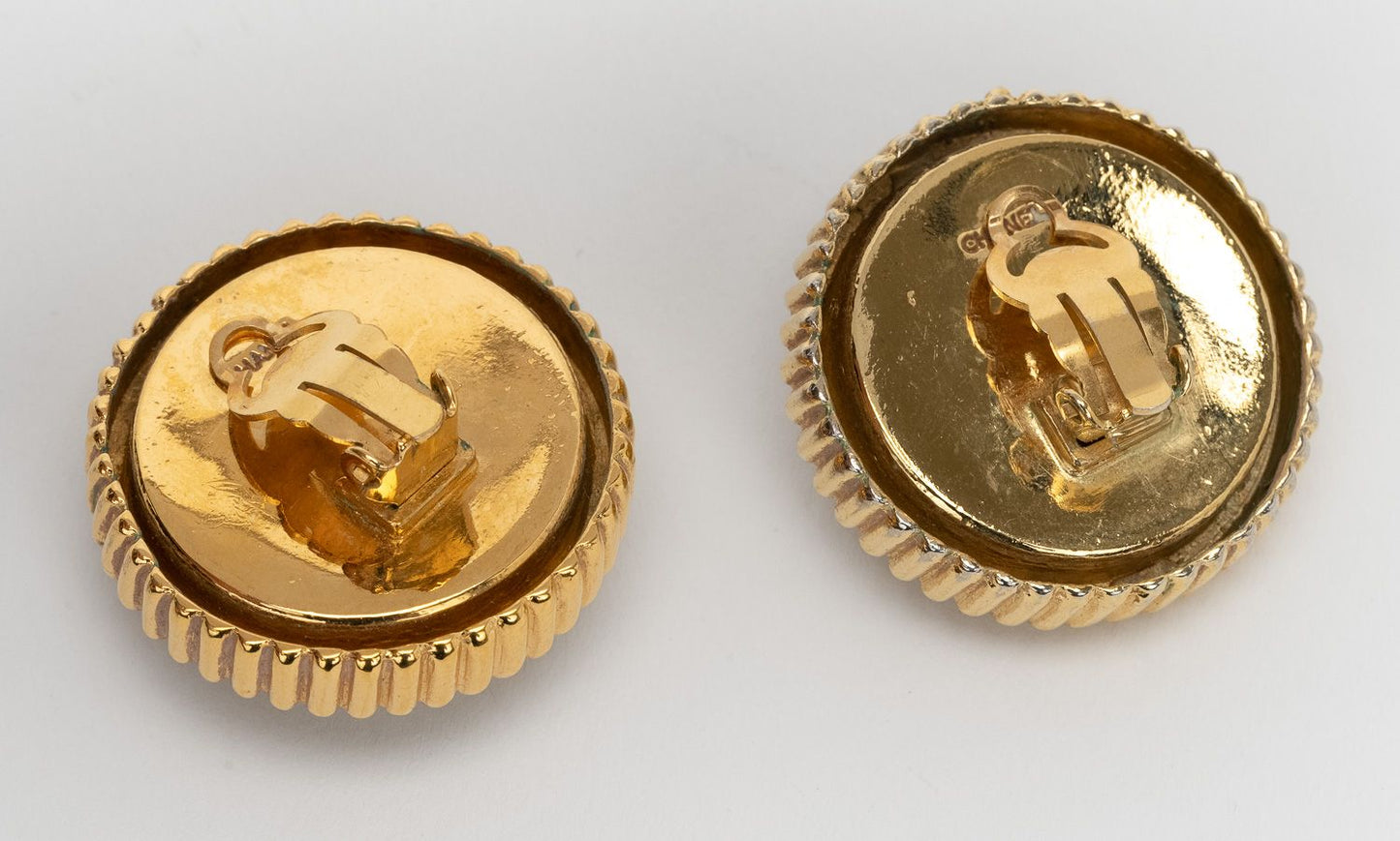 Chanel 70s   Pearl Clip Earrings
