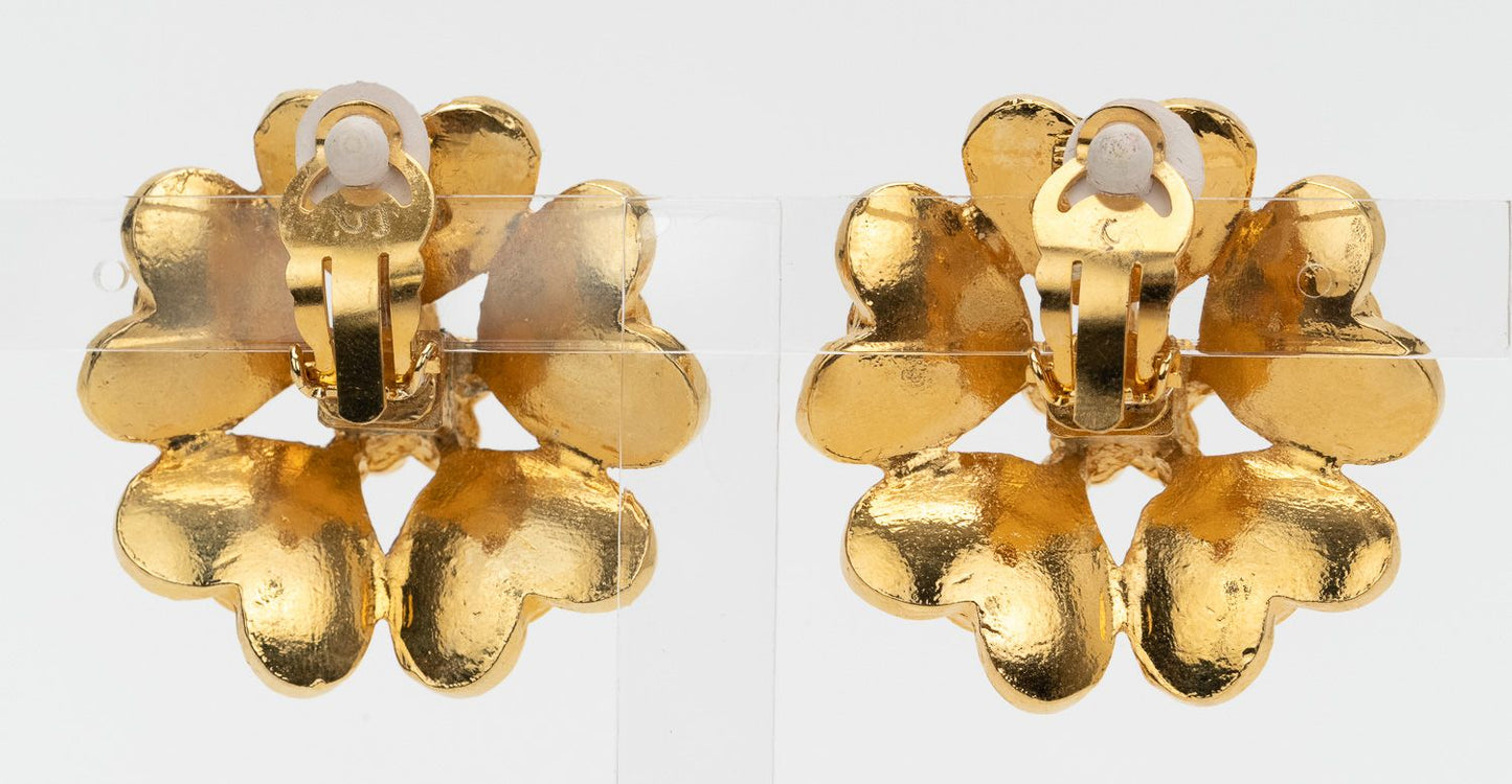 Chanel 70s   Flower Pearl Clip Ons