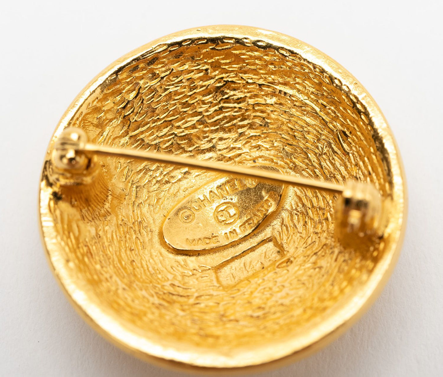 Chanel 80s Quilted   Pin Gold