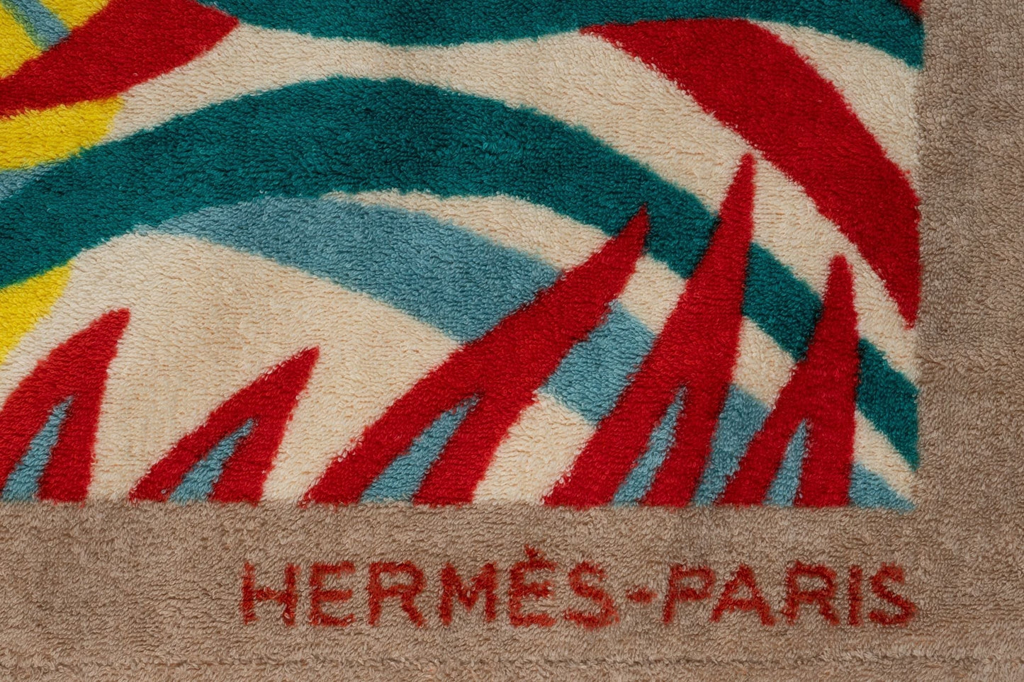 Hermes âœTigre à lâ˜ananasâœ Beach Towel