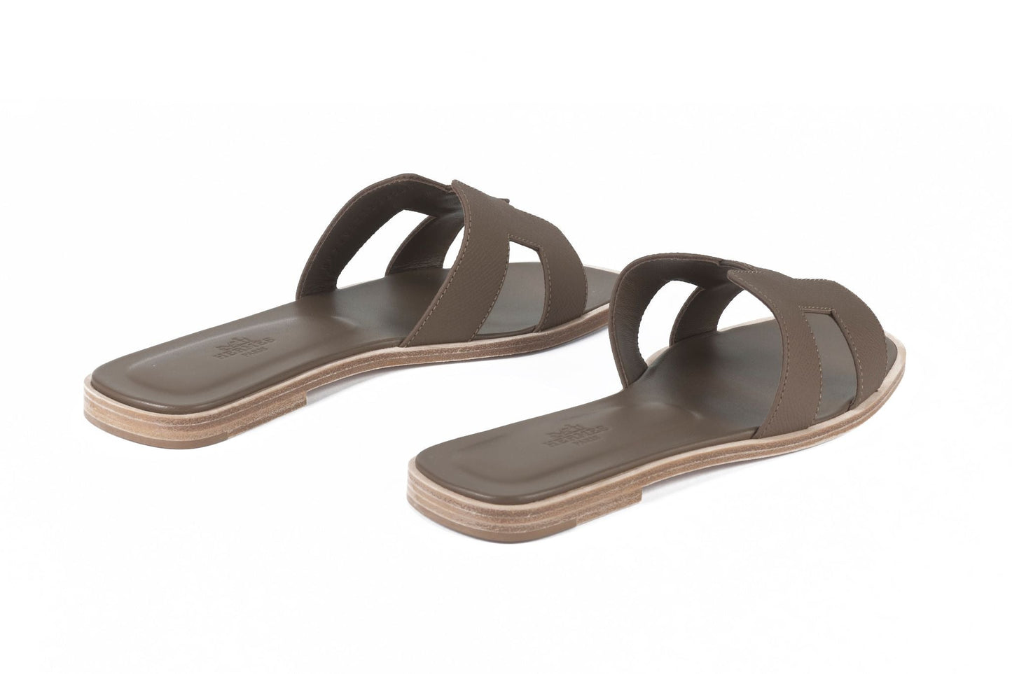 Hermes NIB Oran Sandal Etoupe 37.5