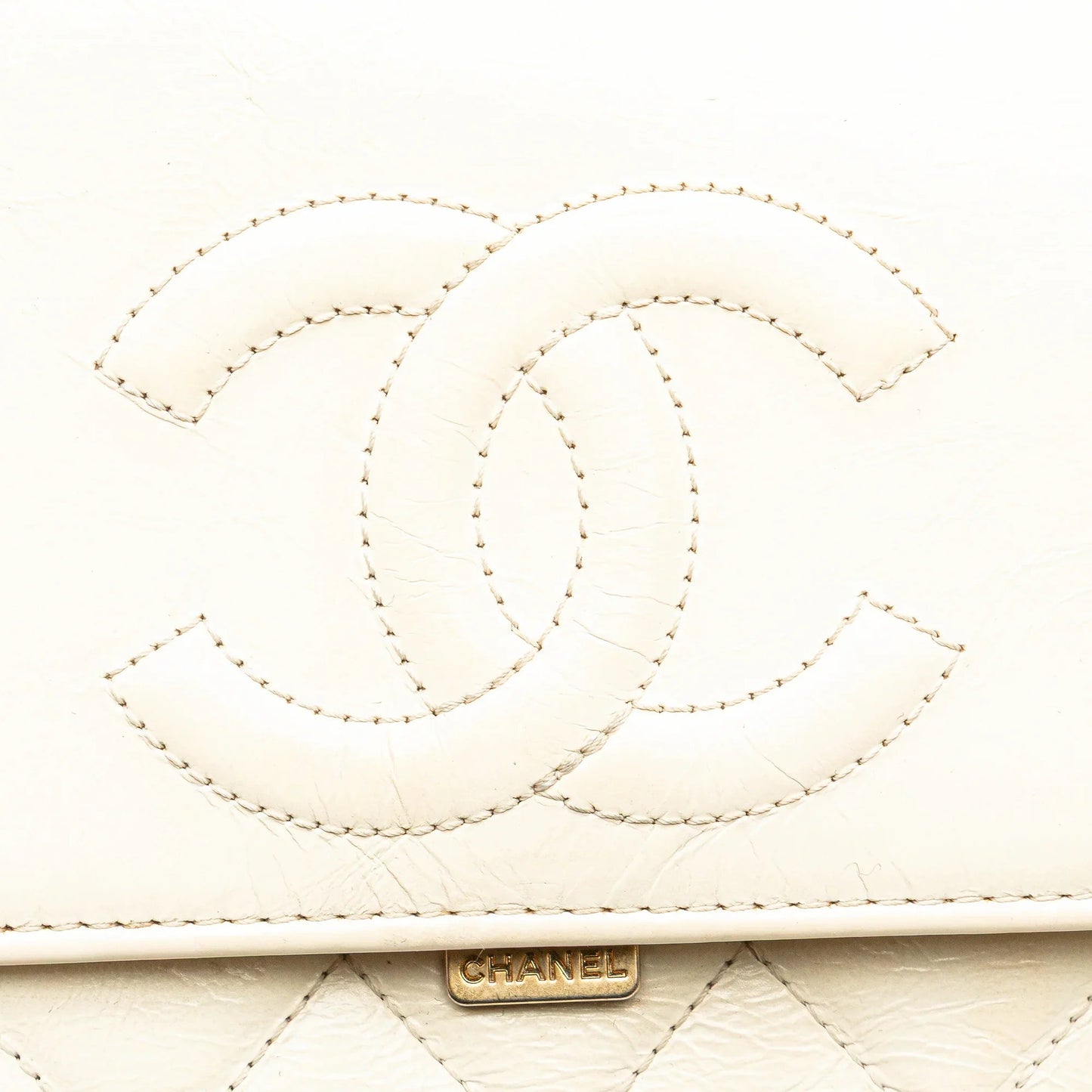 White Chanel Crumpled Calfskin En Vogue Rope Flap Satchel
