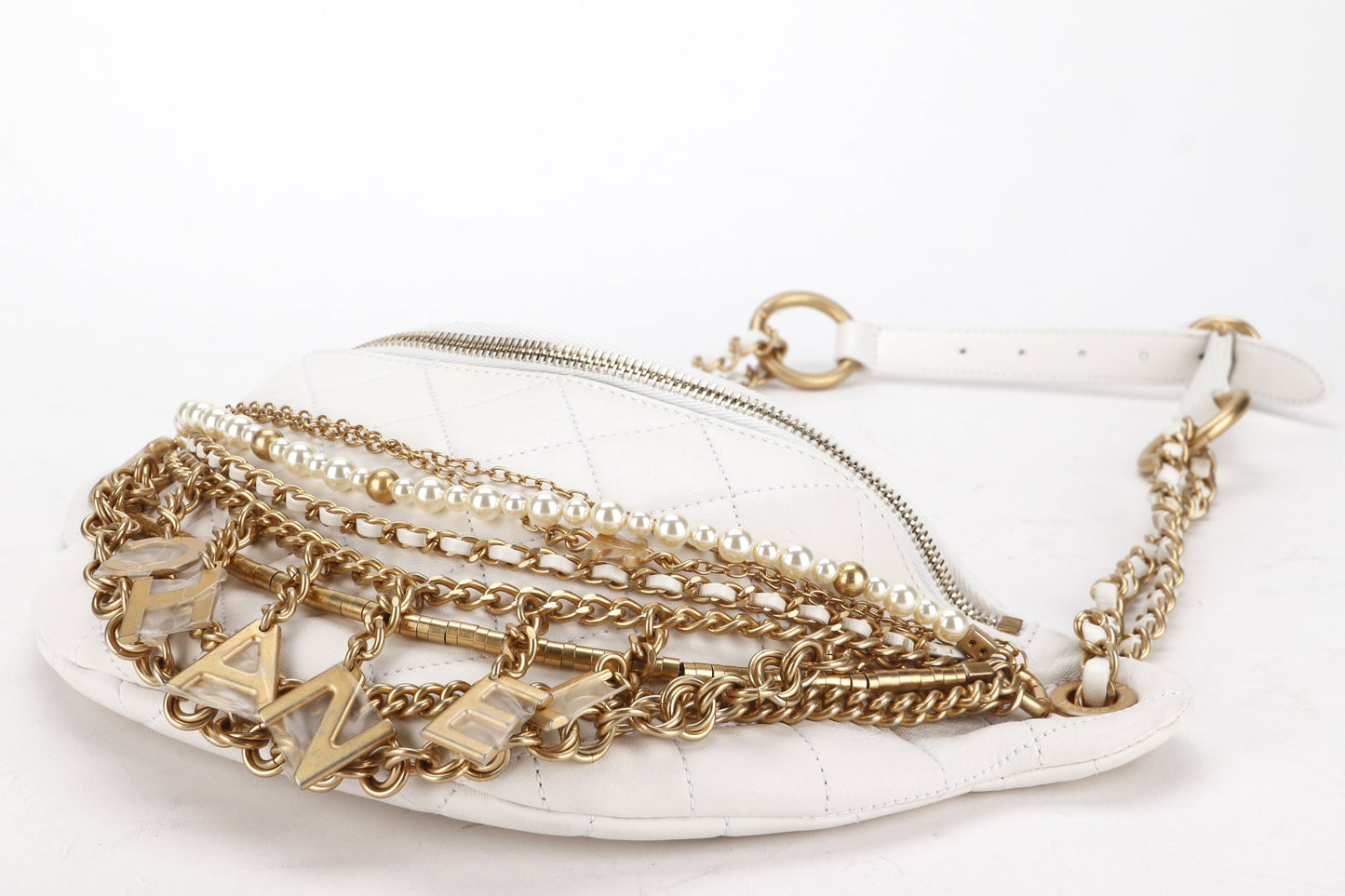 CHANEL ALL ABOUT CHAINS WAIST BAG (2817xxxx) WHITE QUILTED LAMBSKIN WITH GOLD CHAIN, WITH , DUST COVER & BOX