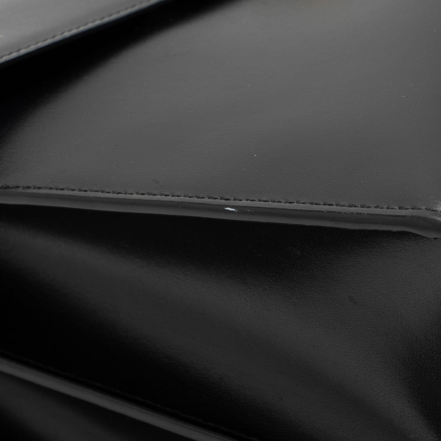 Saint Laurent Calfskin Monogram Uptown Medium Tote GumjsZ