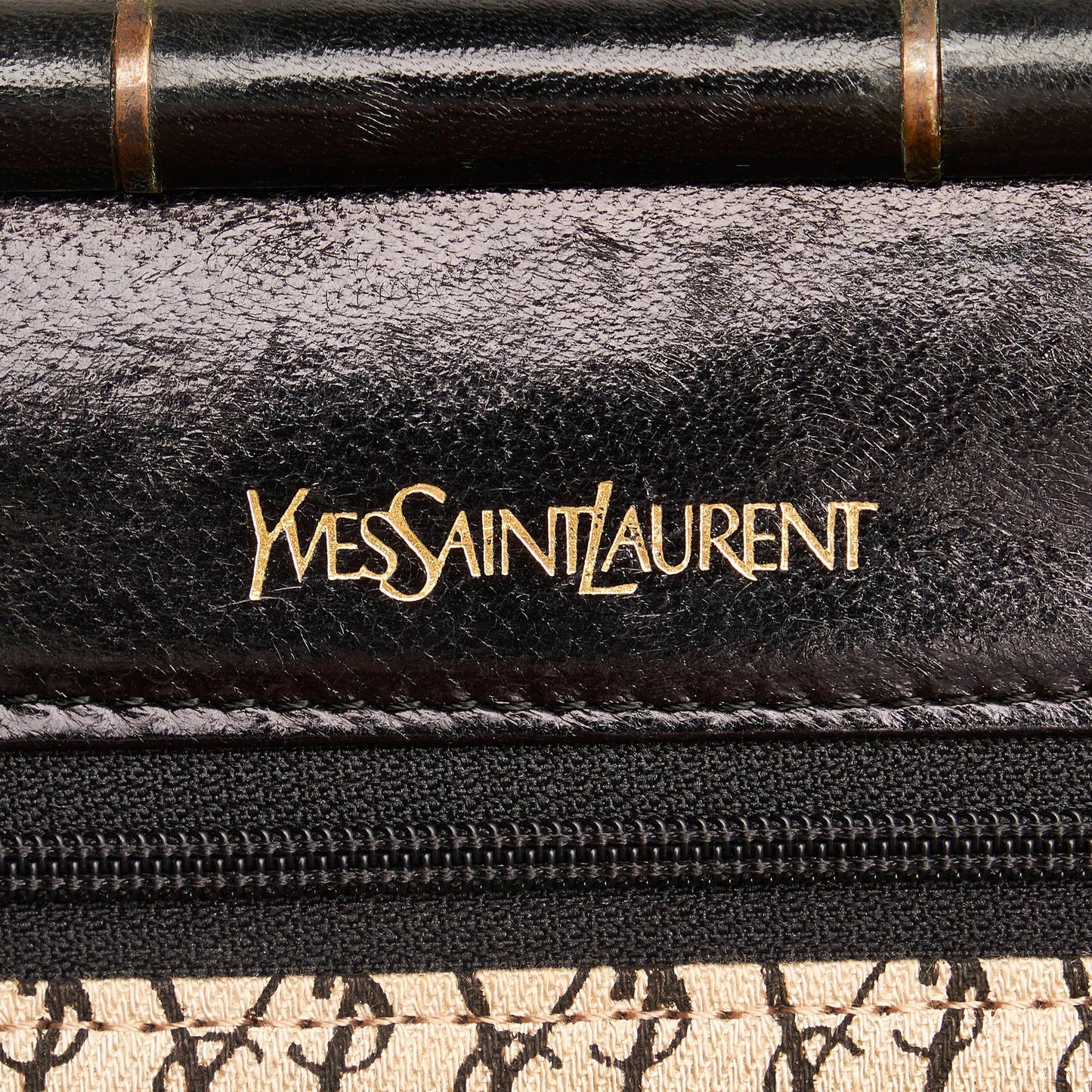 Saint Laurent Chevron Leather Clutch Bag (SHG-34249