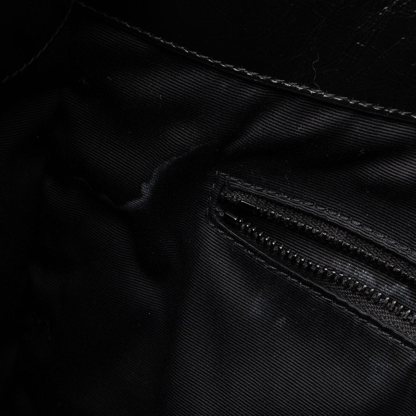 Saint Laurent Crinkled Calfskin Monogram Niki Medium Shopping Tote HoUdcp