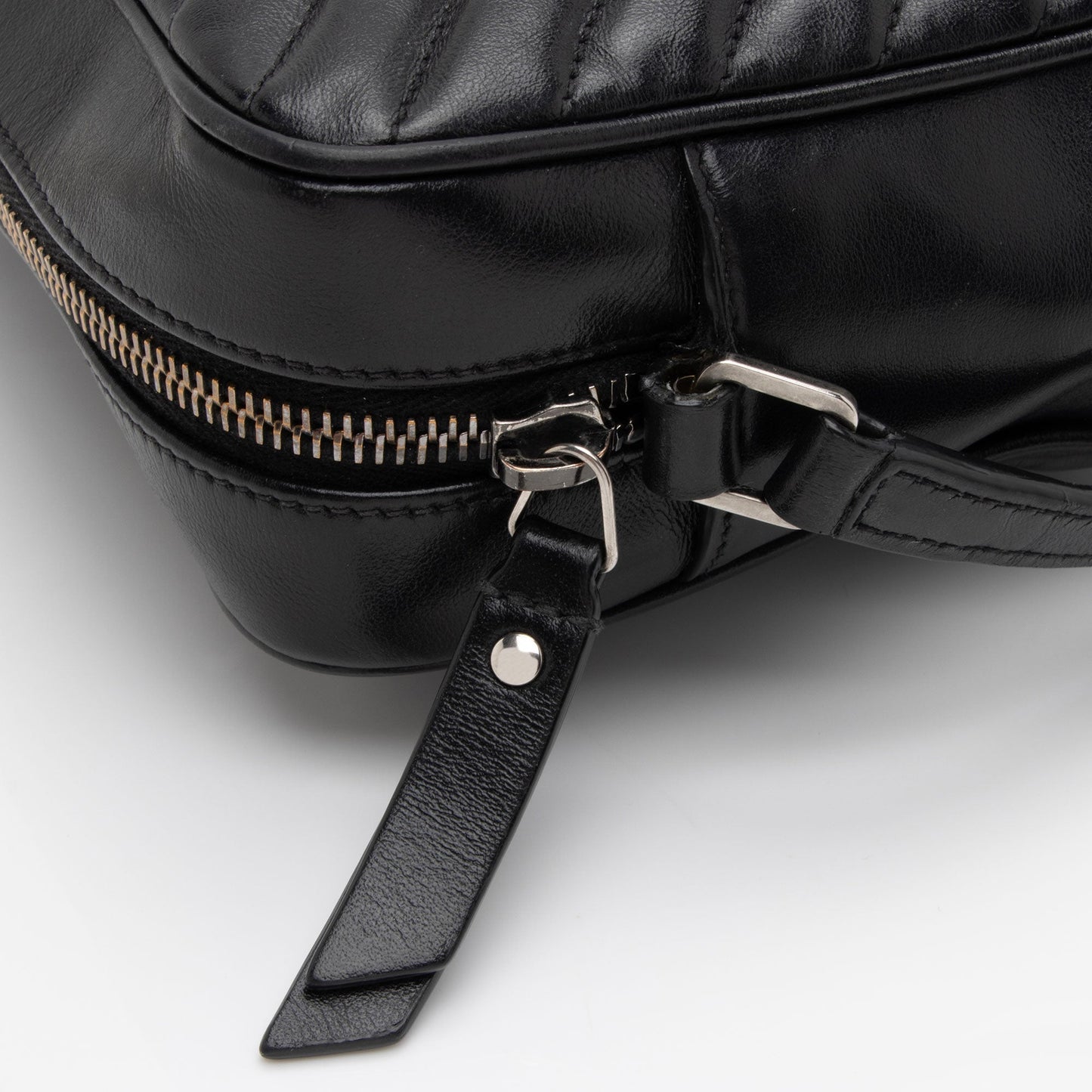 Saint Laurent Matelasse Calfskin Monogram Lou Camera Bag 017geY