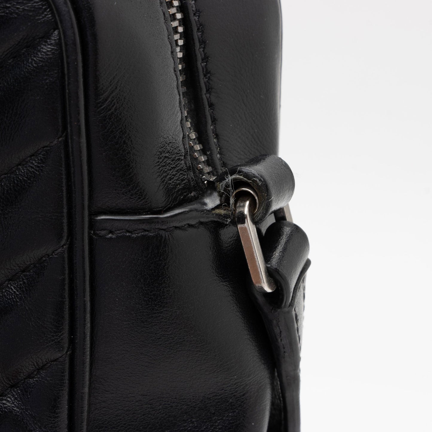 Saint Laurent Matelasse Calfskin Monogram Lou Camera Bag 017geY