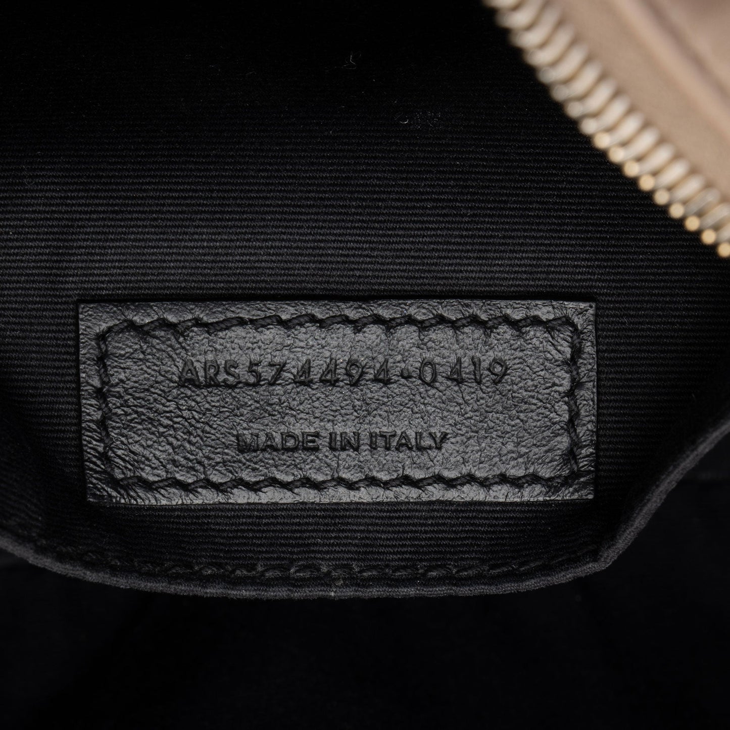 Saint Laurent Matelasse Calfskin Monogram Lou Camera Bag 3Riqa1