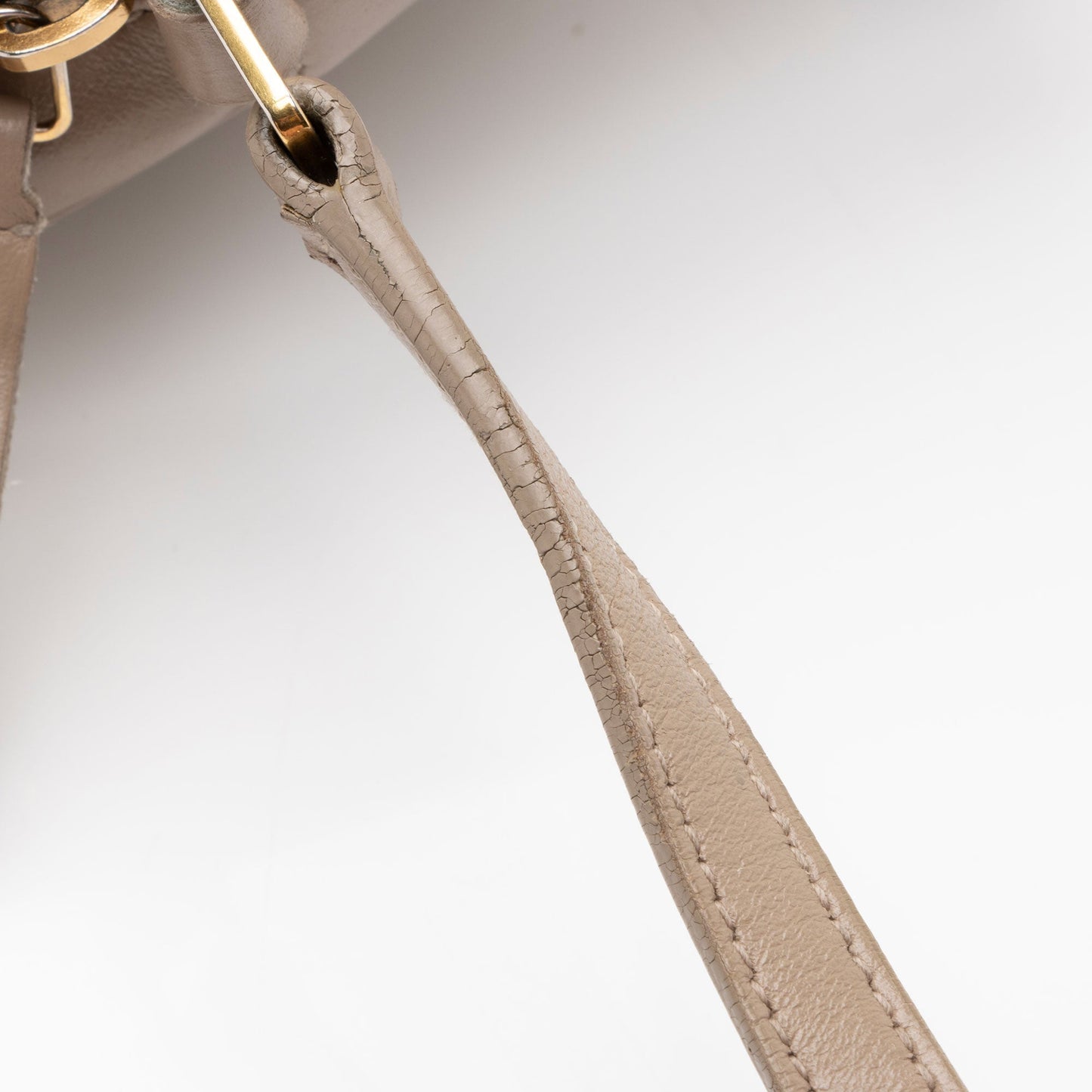 Saint Laurent Matelasse Calfskin Monogram Lou Camera Bag 3Riqa1