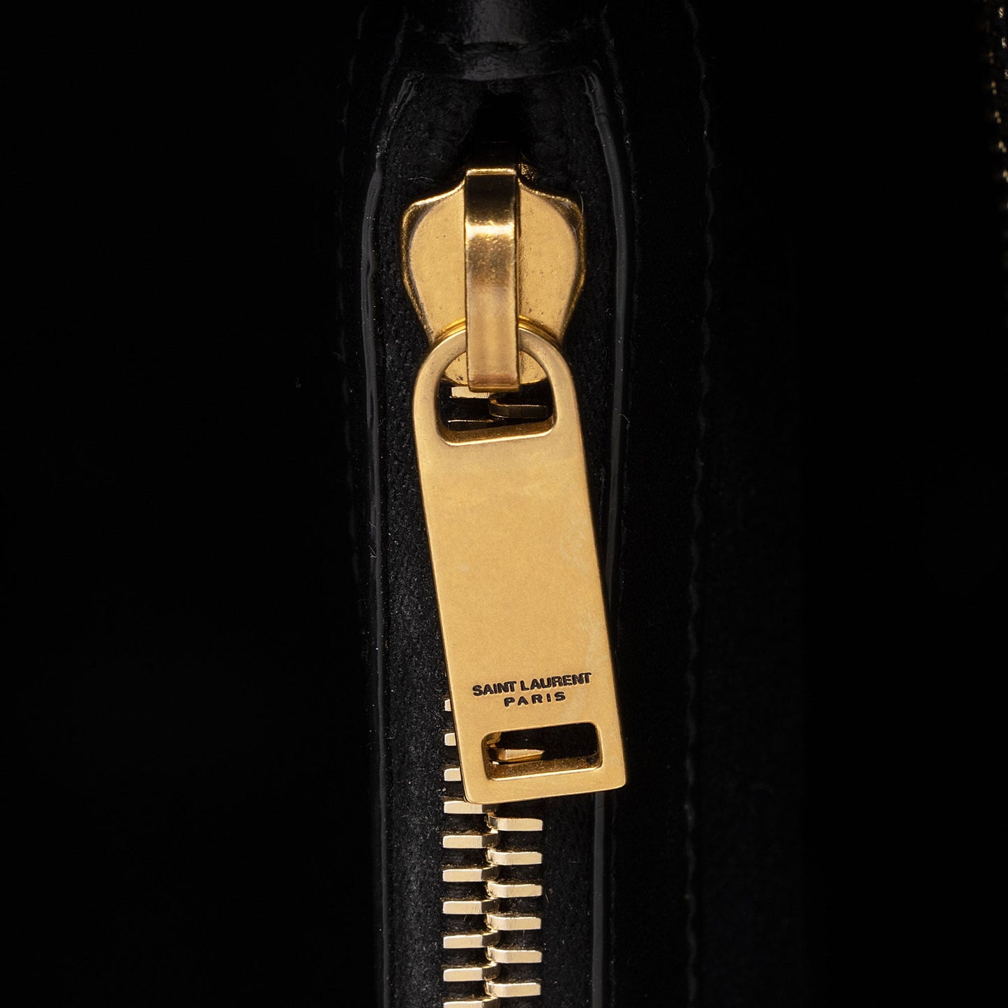 Saint Laurent Matelasse Calfskin Monogram LouLou Chain Medium Shoulder Bag sPEp1X