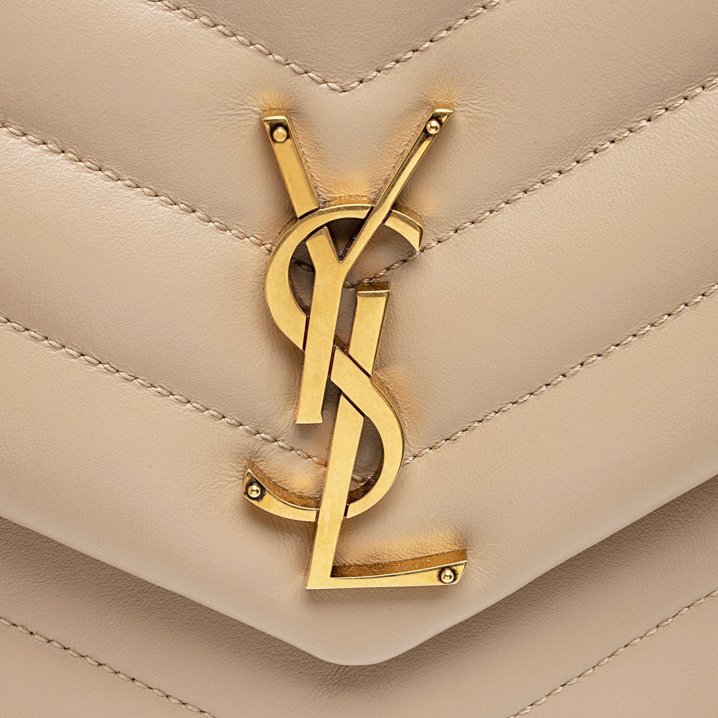 Saint Laurent Matelasse Calfskin Monogram LouLou Chain Medium Shoulder Bag IR5HcO