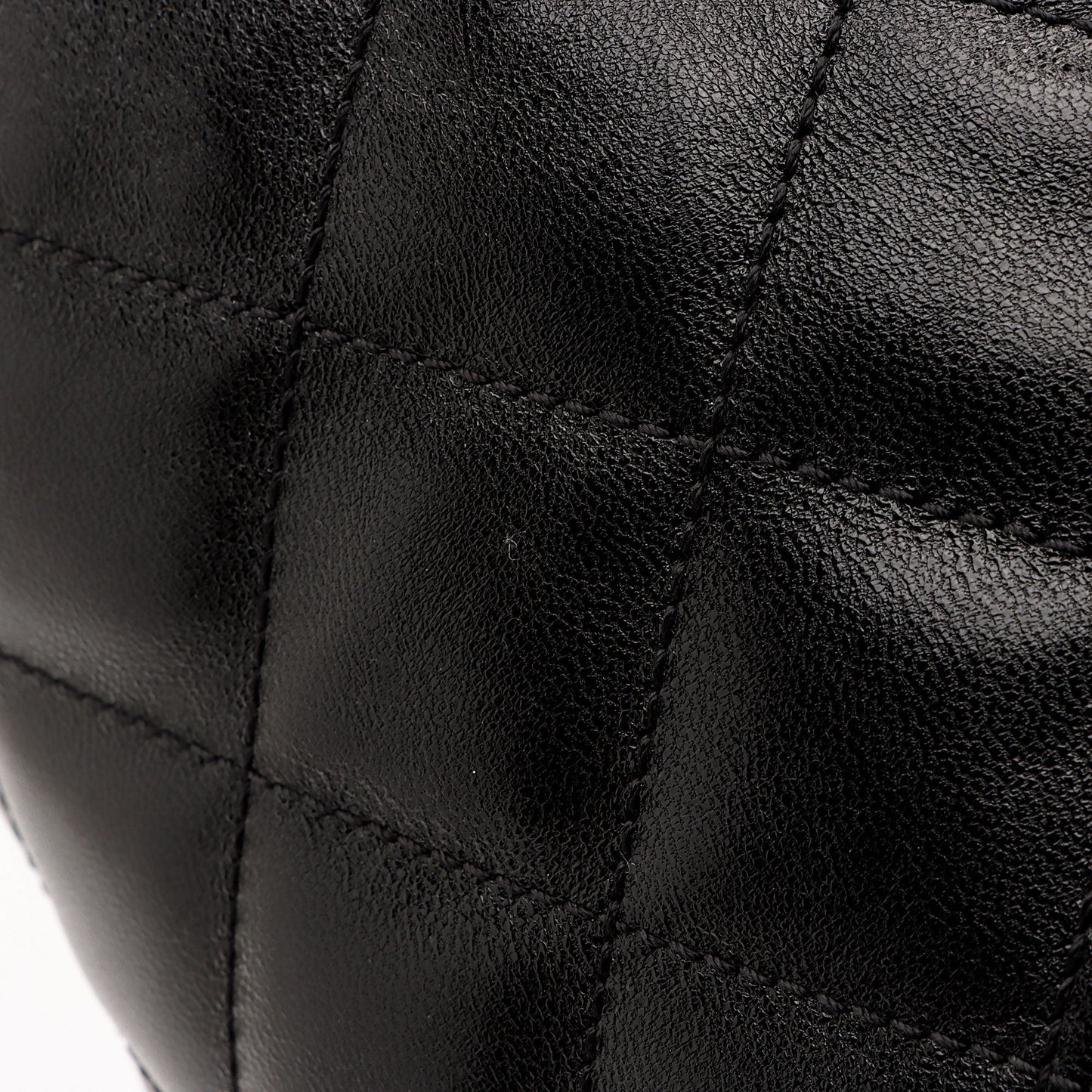 Saint Laurent Quilted Lambskin Pouch ixv7Bg