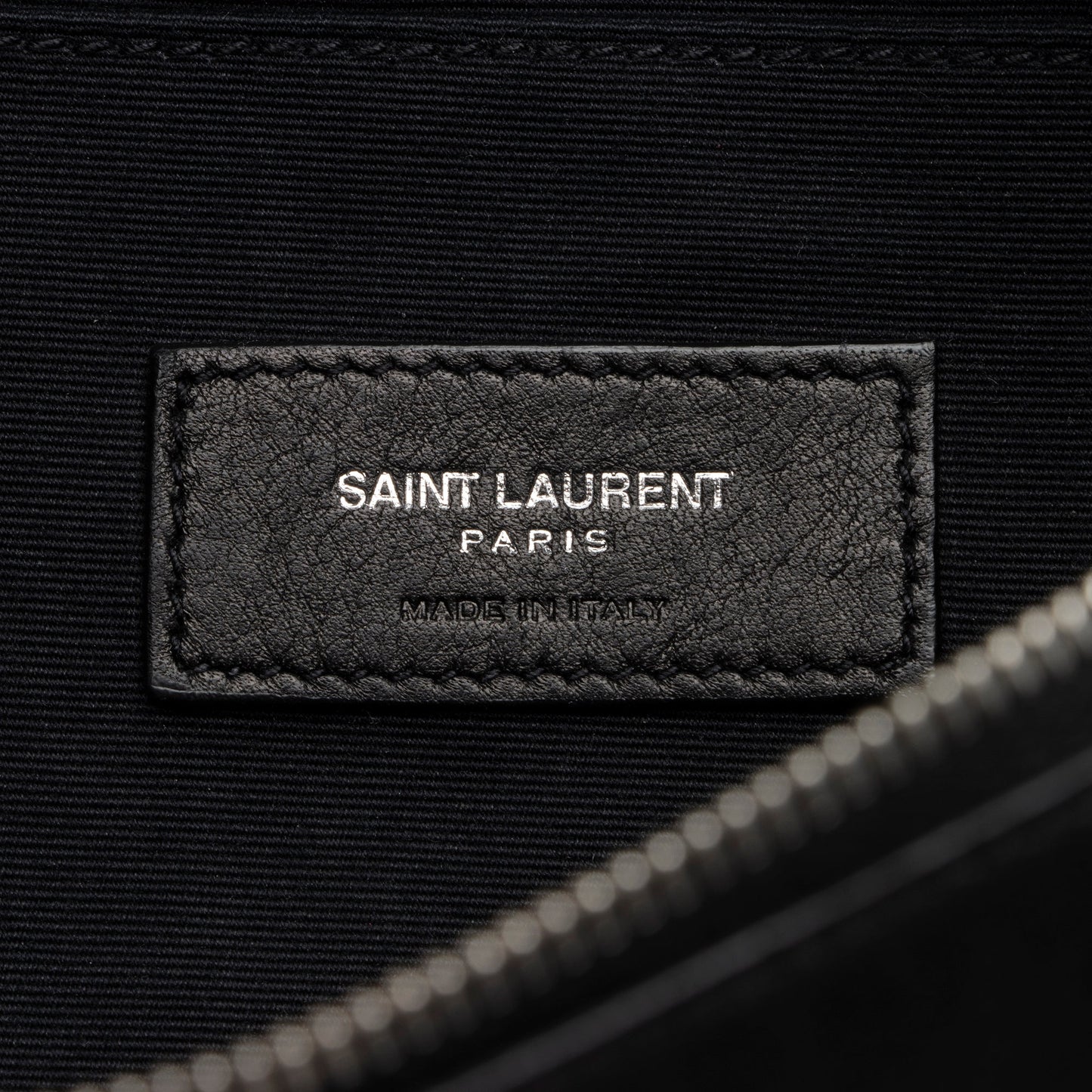 Saint Laurent Soft Calfskin Logo Classic Zipped Crossbody Belt Bag 518wkT