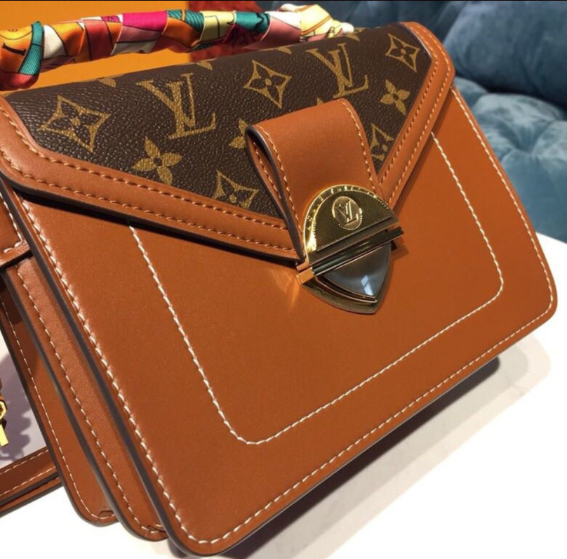 Top Quality Biface Monogram Canvas By Nicolas Ghesquiere For Women, Womens Handbags, Shoulder Bags 8.7in/21.5cm Top Quality M44386