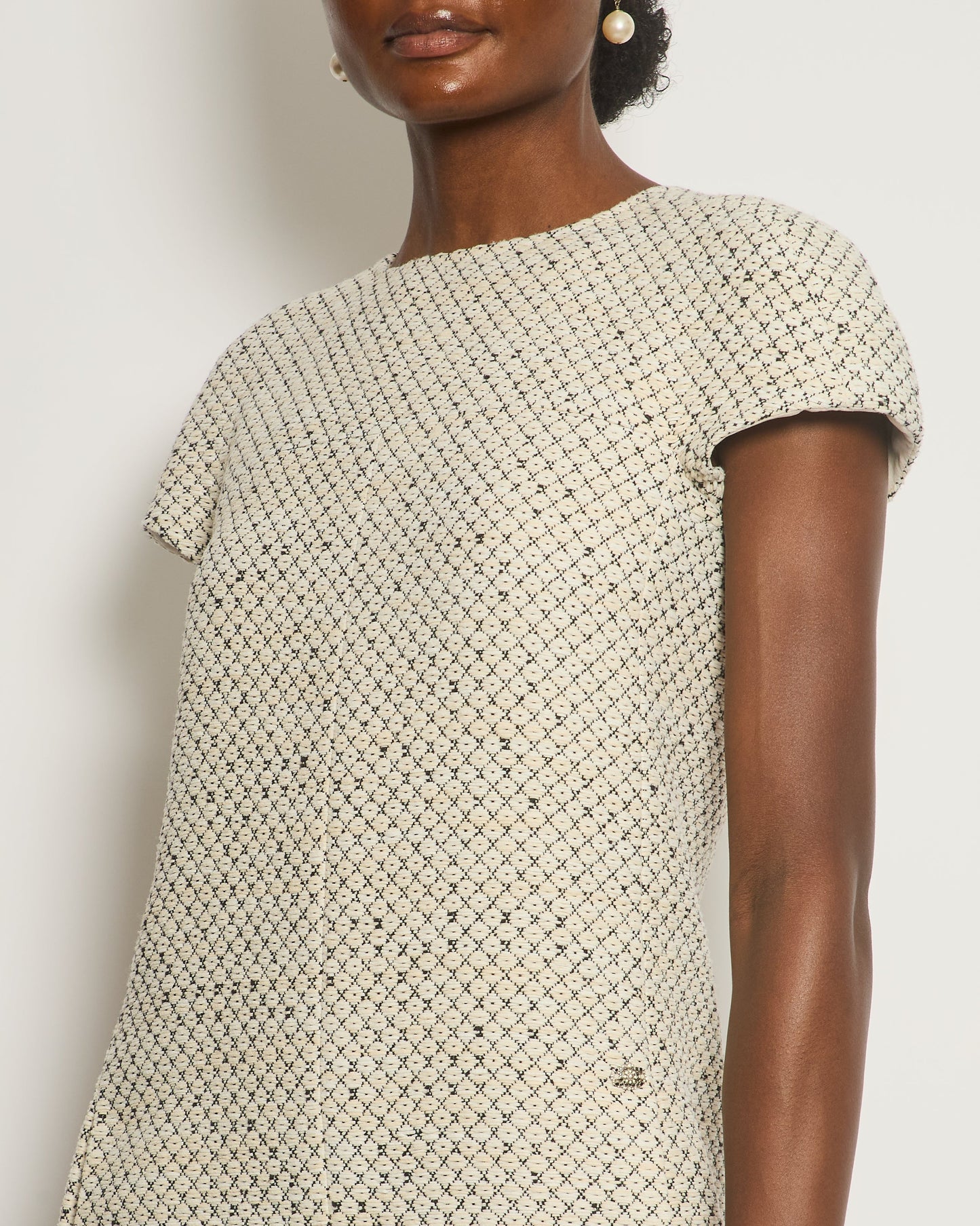 Chanel White, Black Short Sleeve Tweed Dress Size FR 38 (UK 10)