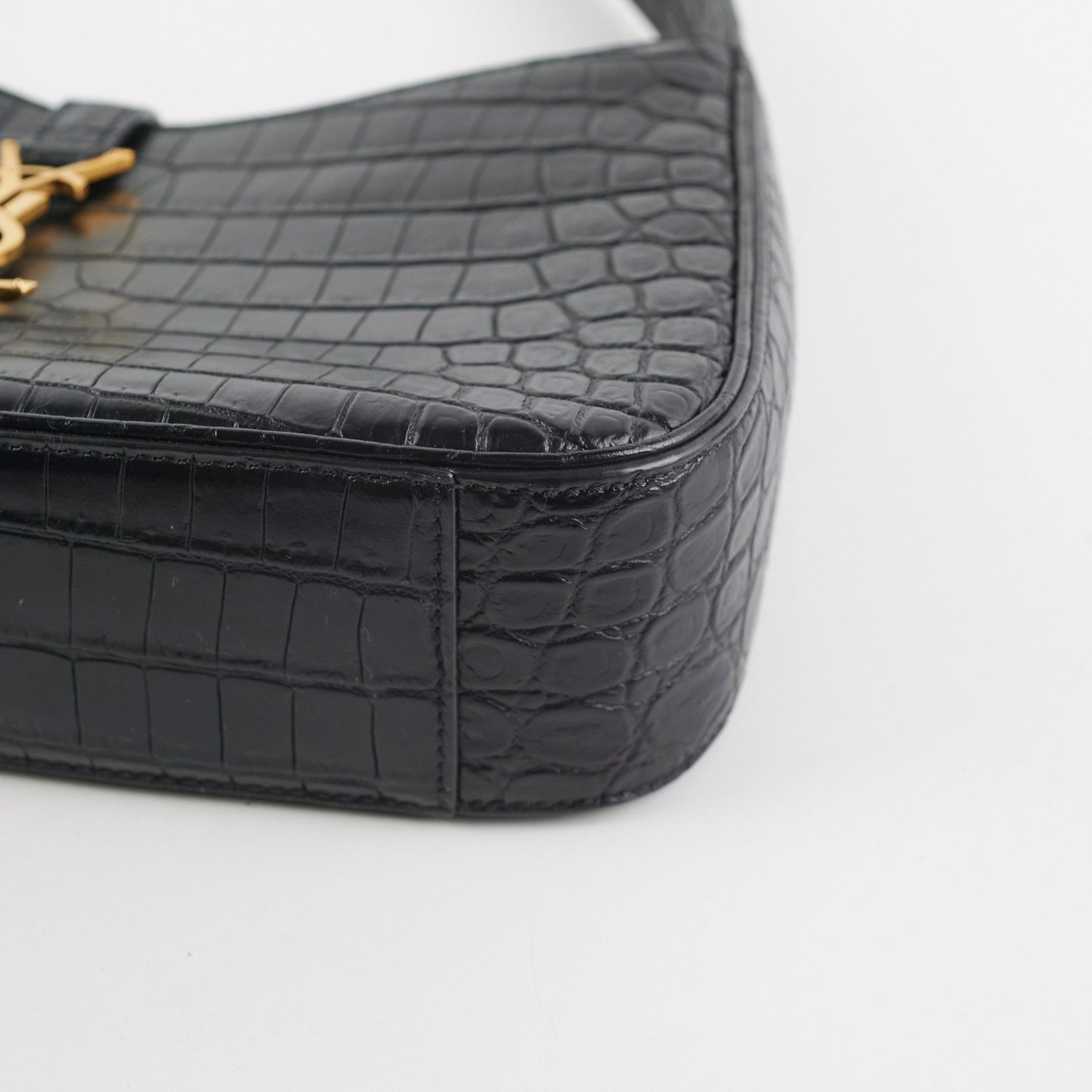 Saint Laurent Le5 a 7 croc Embossed Black
