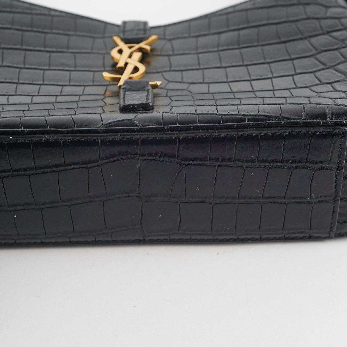 Saint Laurent Le5 a 7 croc Embossed Black