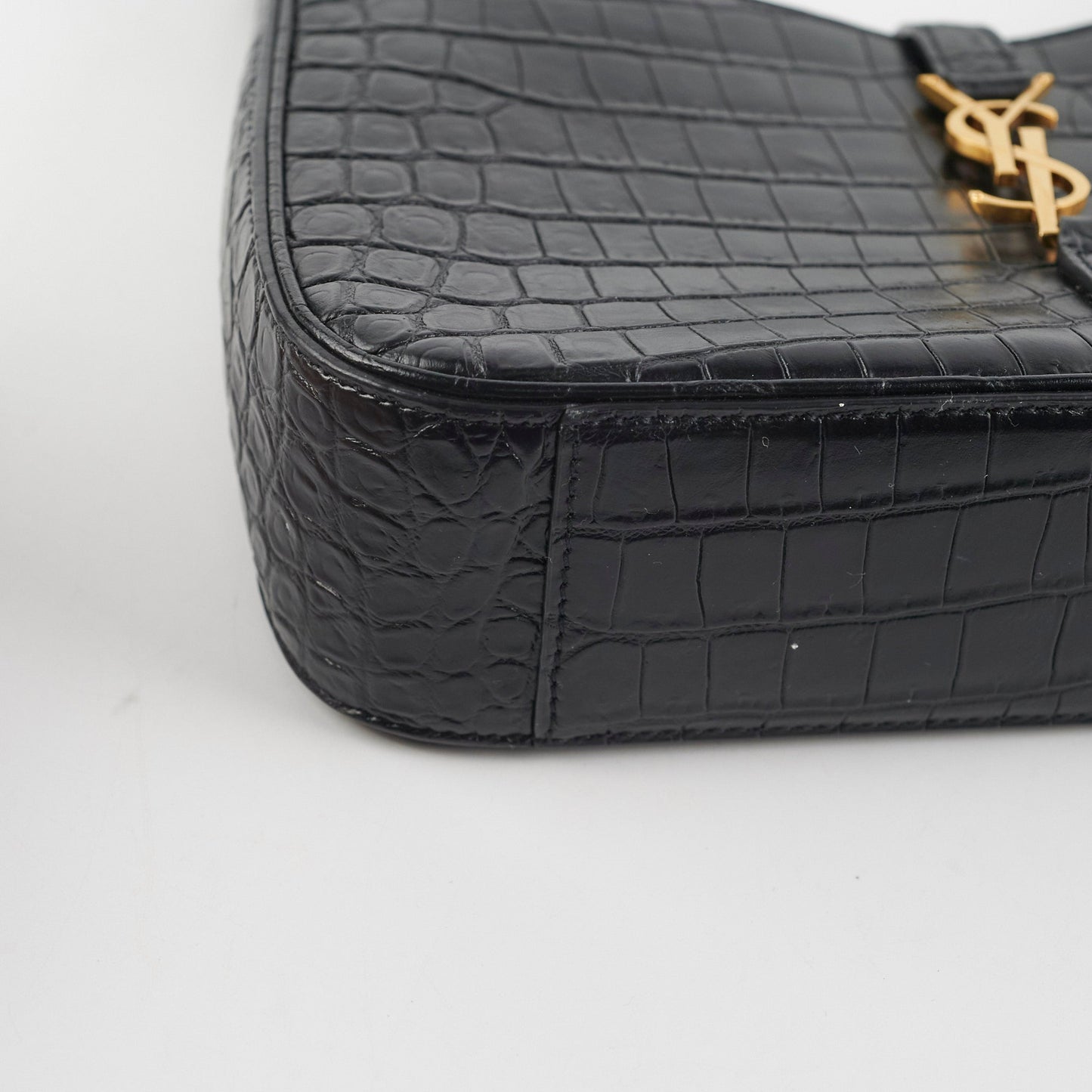 Saint Laurent Le5 a 7 croc Embossed Black
