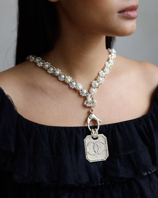Chanel 21/A MŽtiers dÕArt Champagne Gold Medallion CC Pearl Necklace