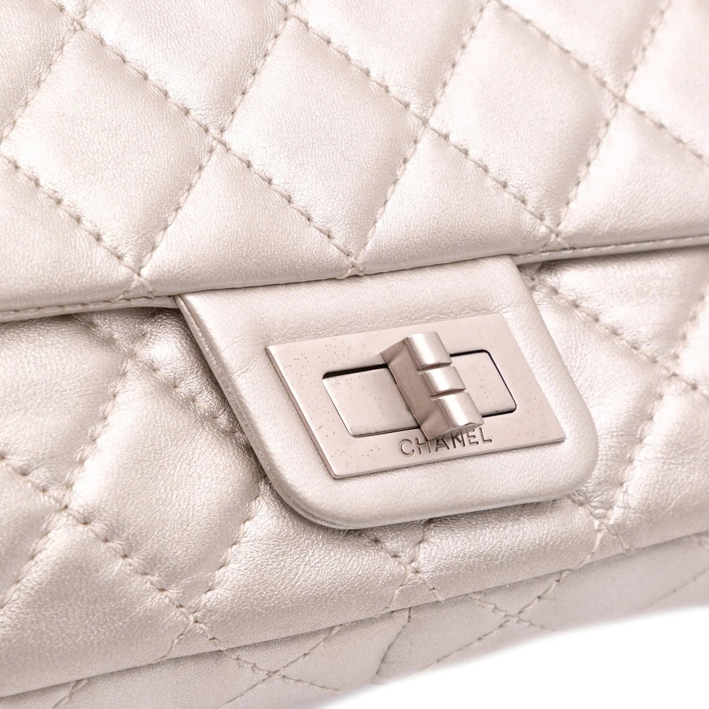Silver Chanel Reissue 2.55 Metallic Lambskin Clutch With Chain Shoulder Bag