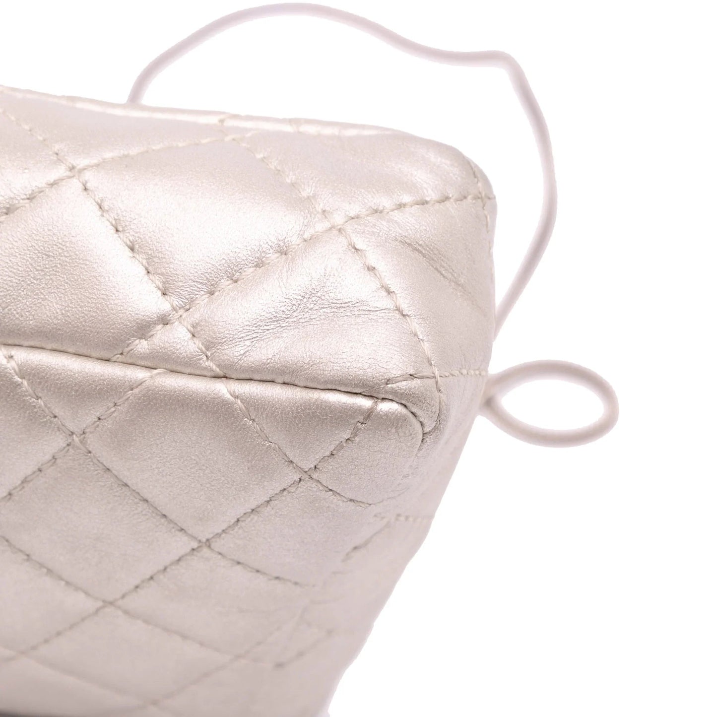 Silver Chanel Reissue 2.55 Metallic Lambskin Clutch With Chain Shoulder Bag
