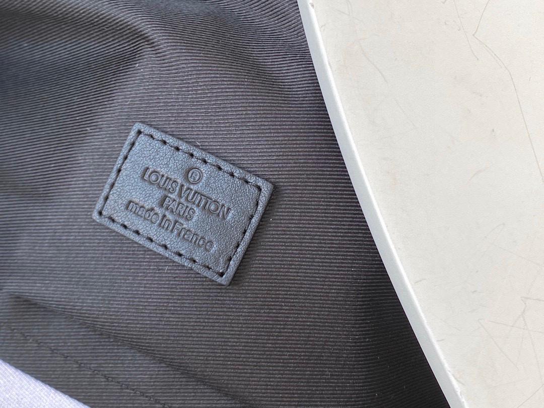 Top Quality Soft Trunk Briefcase Monogram Eclipse Canvas For Men, Bags, Shoulder And Crossbody Bags 11.4in/29cm Top Quality M44952