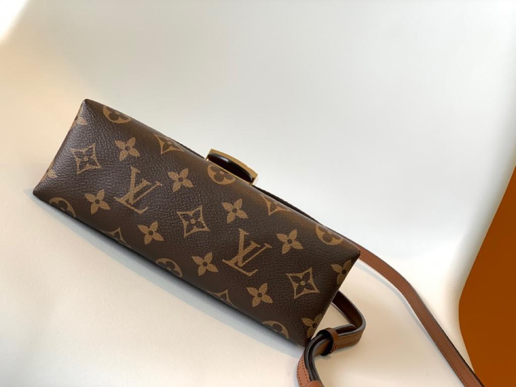 Top Quality Locky BB Monogram Canvas Caramel Brown For Women, Womens Handbags, Shoulder And Crossbody Bags 7.9in/20cm Top Quality M44654