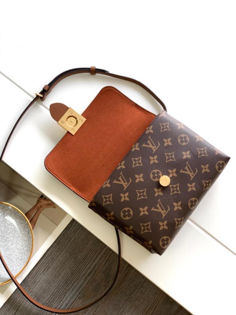Top Quality Locky BB Monogram Canvas Caramel Brown For Women, Womens Handbags, Shoulder And Crossbody Bags 7.9in/20cm Top Quality M44654