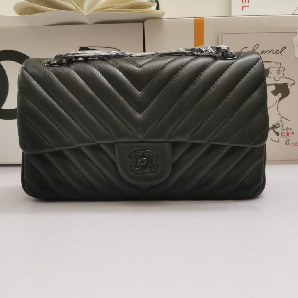 CHL Chevron Classic Handbag Black Hardware Black For Women, Womens Bags, Shoulder And Crossbody Bags 10.2in/26cm