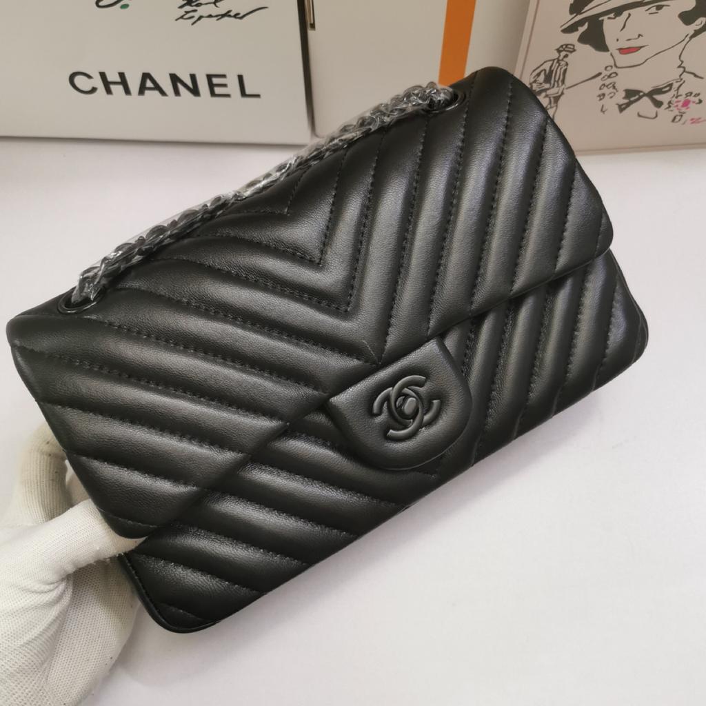 CHL Chevron Classic Handbag Black Hardware Black For Women, Womens Bags, Shoulder And Crossbody Bags 10.2in/26cm