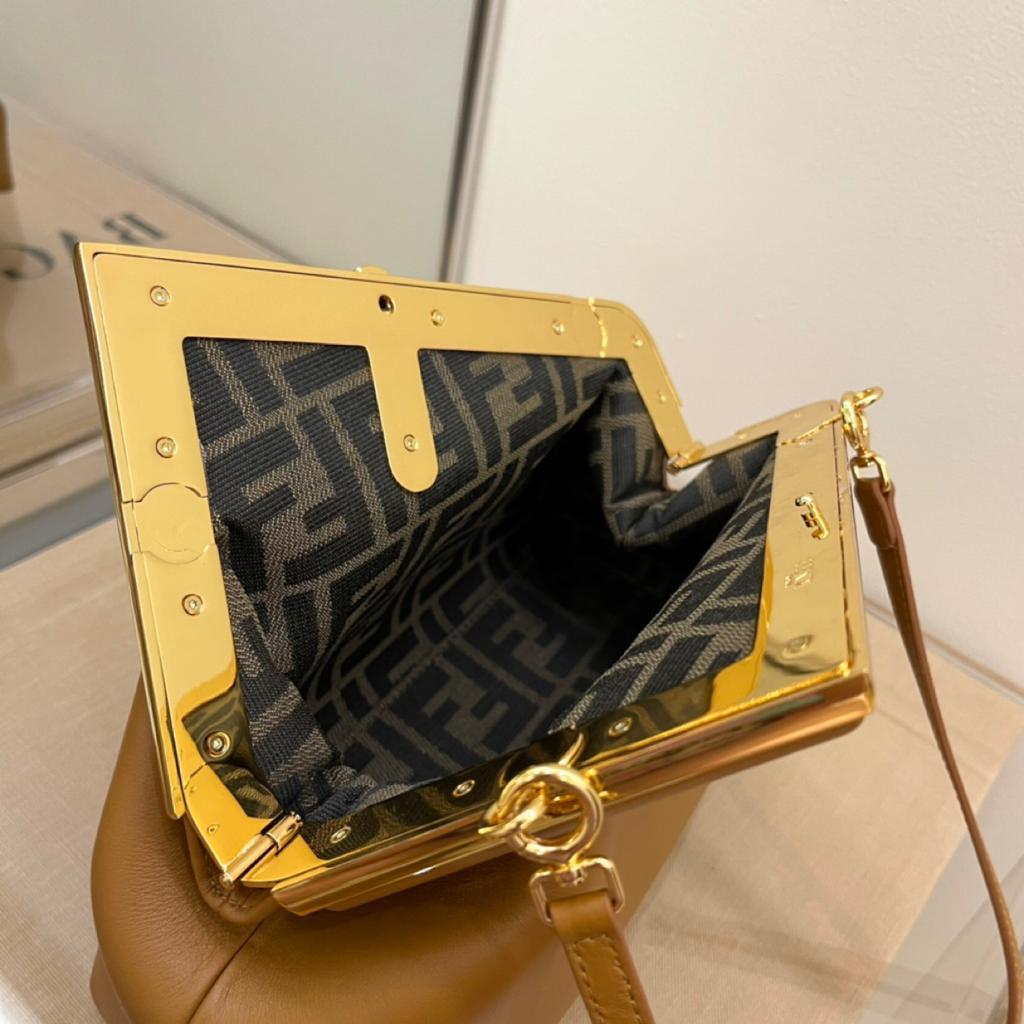 FI First Small Brown For Women, HandBags, Shoulder And Crossbody Bags 10.2in/26cm FF 8BP129ATop QualityEF0NYJ