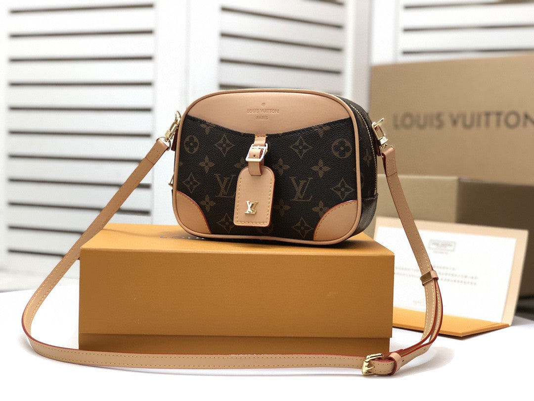 Top Quality Deauville Mini Monogram Canvas By Nicolas Ghesquiere For Women, Womens Handbags, Shoulder And Crossbody Bags 8.3in/22cm Top Quality M45528