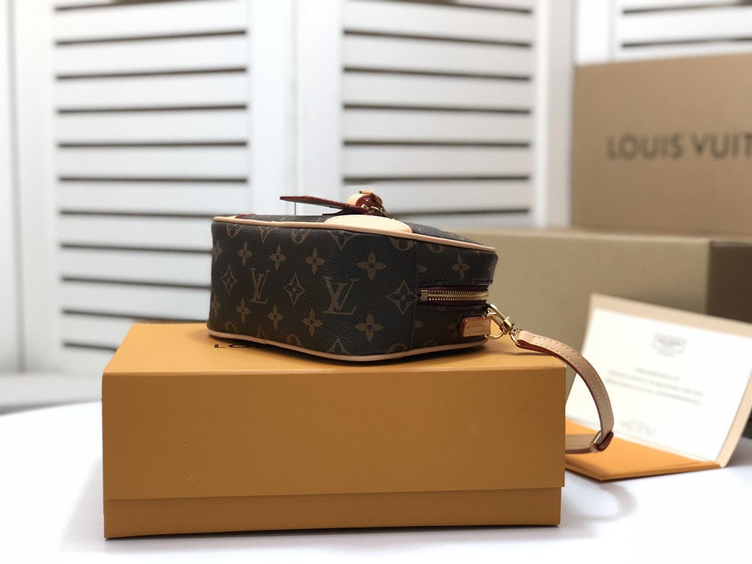 Top Quality Deauville Mini Monogram Canvas By Nicolas Ghesquiere For Women, Womens Handbags, Shoulder And Crossbody Bags 8.3in/22cm Top Quality M45528