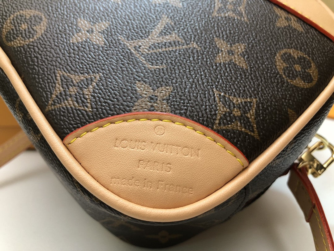 Top Quality Deauville Mini Monogram Canvas By Nicolas Ghesquiere For Women, Womens Handbags, Shoulder And Crossbody Bags 8.3in/22cm Top Quality M45528