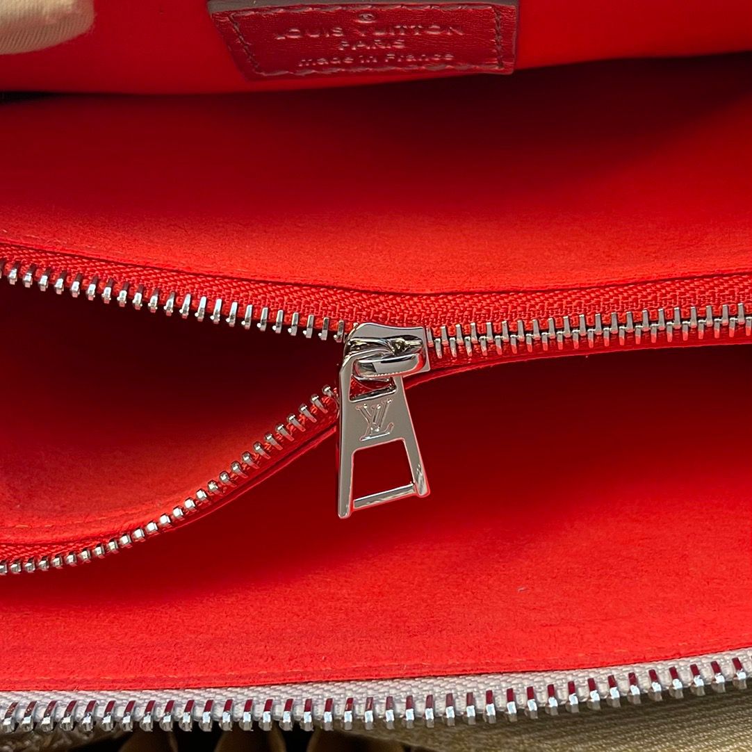 Top Quality Coussin PM Monogram Empreinte SiTop Qualityer For Women, WoBags, Shoulder And Crossbody Bags 10.2in/25.9cm Top Quality M57913