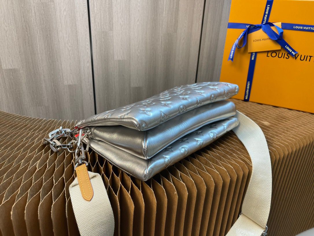 Top Quality Coussin PM Monogram Empreinte SiTop Qualityer For Women, WoBags, Shoulder And Crossbody Bags 10.2in/25.9cm Top Quality M57913
