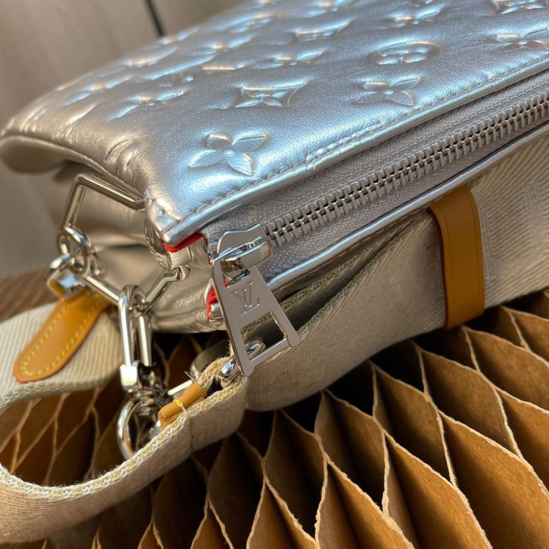 Top Quality Coussin PM Monogram Empreinte SiTop Qualityer For Women, WoBags, Shoulder And Crossbody Bags 10.2in/25.9cm Top Quality M57913