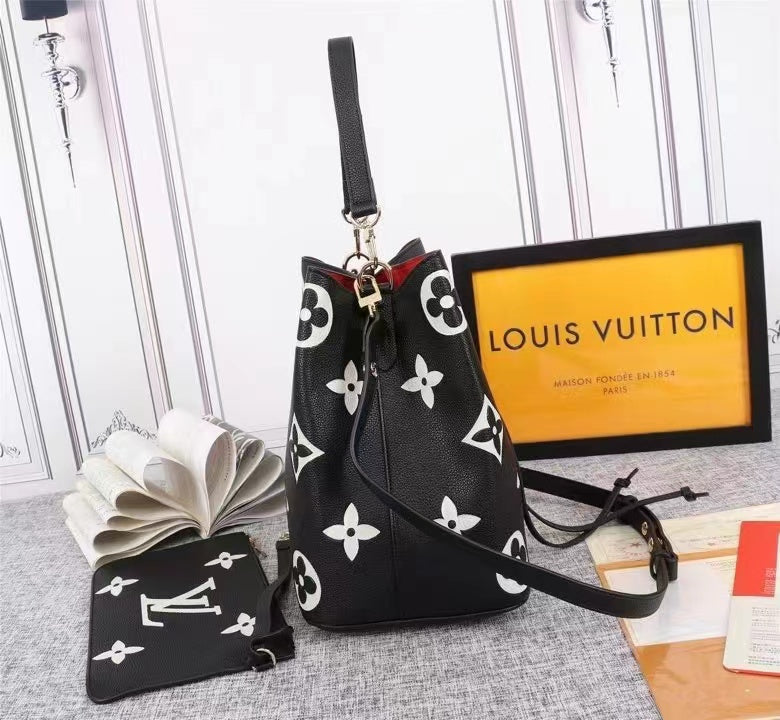 Top Quality NeoNoe MM Bucket Bag Monogram Flowers Black/White For Women,  Shoulder And Crossbody Bags 10.2in/26cm Top Quality M45497