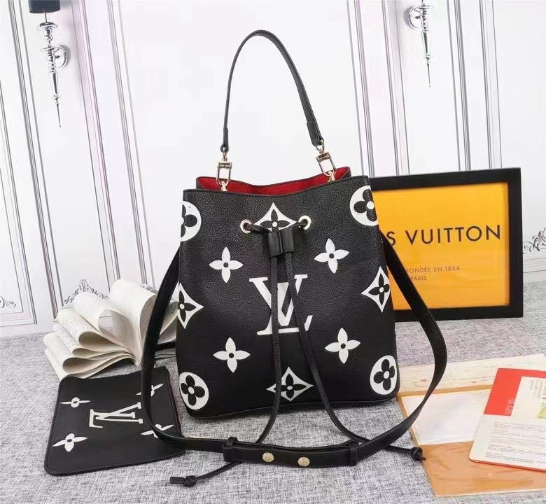 Top Quality NéoNoé MM Top Quality Initials And Monogram Flowers Black/White For Women, WoHandbags 10.2in/26cm Top Quality M45497