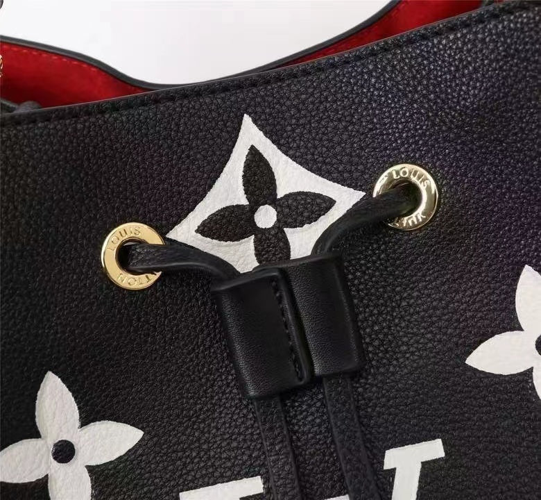 Top Quality NéoNoé MM Top Quality Initials And Monogram Flowers Black/White For Women, WoHandbags 10.2in/26cm Top Quality M45497