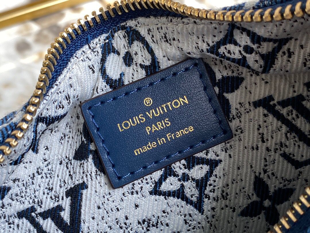 Top Quality Loop Since 1854 Jacquard Navy Blue By Nicolas Ghesquière For Cruise Show, WoHandbags 9.1in/23cm Top Quality M81166