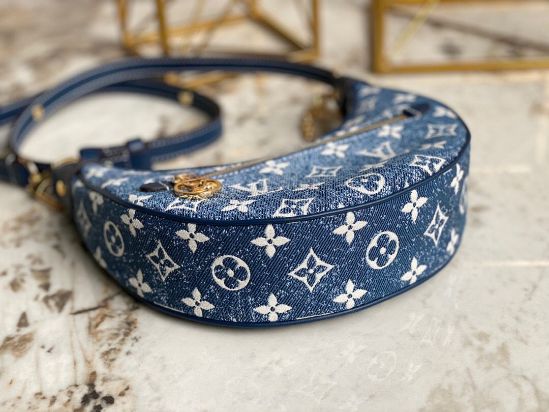 Top Quality Loop Since 1854 Jacquard Navy Blue By Nicolas Ghesquière For Cruise Show, WoHandbags 9.1in/23cm Top Quality M81166