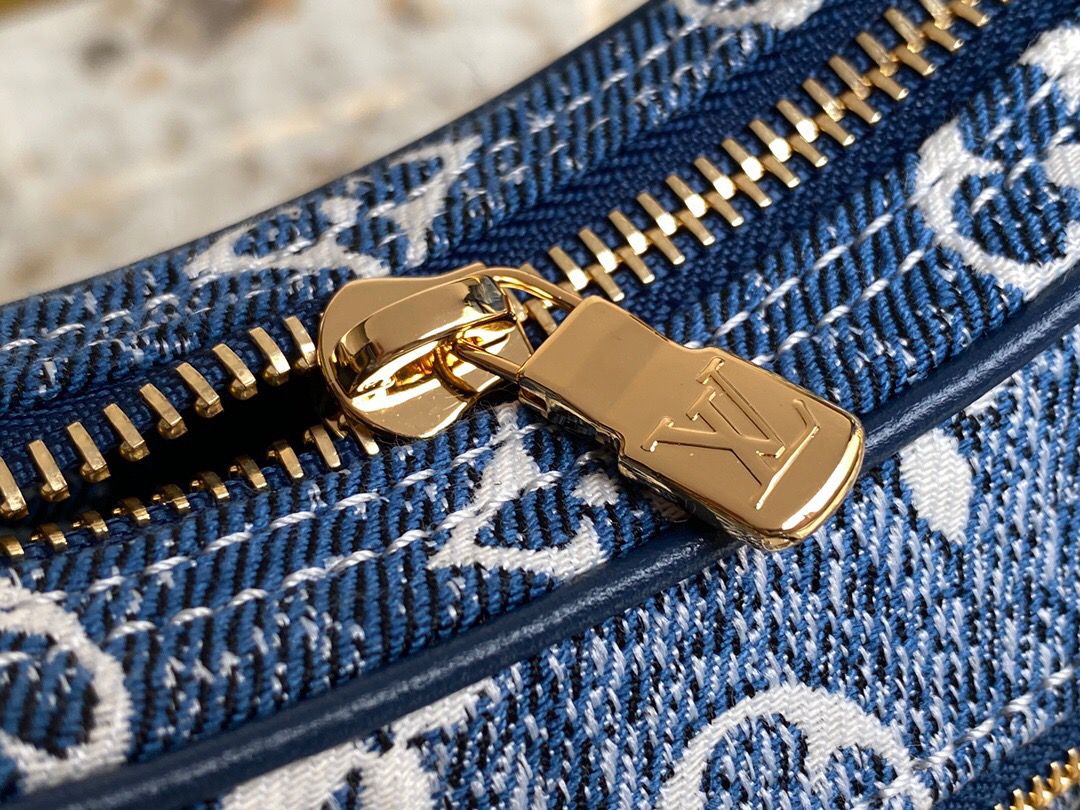 Top Quality Loop Since 1854 Jacquard Navy Blue By Nicolas Ghesquière For Cruise Show, WoHandbags 9.1in/23cm Top Quality M81166